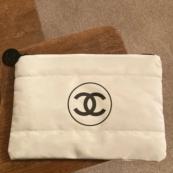 CHANEL Beaute Puffy Nylon Carryall Makeup/Cosmetic/Toiletry Pouch Case NWOT - Picture 1 of 8